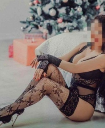 💋 Я живу в Москве и готова погрузиться с вами в мир страсти и наслаждения. Со мной вы переживете незабываемые моменты, окутанные роскошью и элегантностью. 👠 Мои услуги крайне гибкие: фантазии, эротический массаж, ролевые игры, стриптиз и многое другое. 🌟 Уверена, что мои фото вас не оставят равнодушными, и вы оцените мою красоту и сексуальность. 💃 Оставляйте свои отзывы о встрече, и мы снова сможем насладиться приятной компанией друг друга. Так что не откладывайте, дайте мне знать, как я могу сделать ваш вечер особенным! 😉✨ Марсель